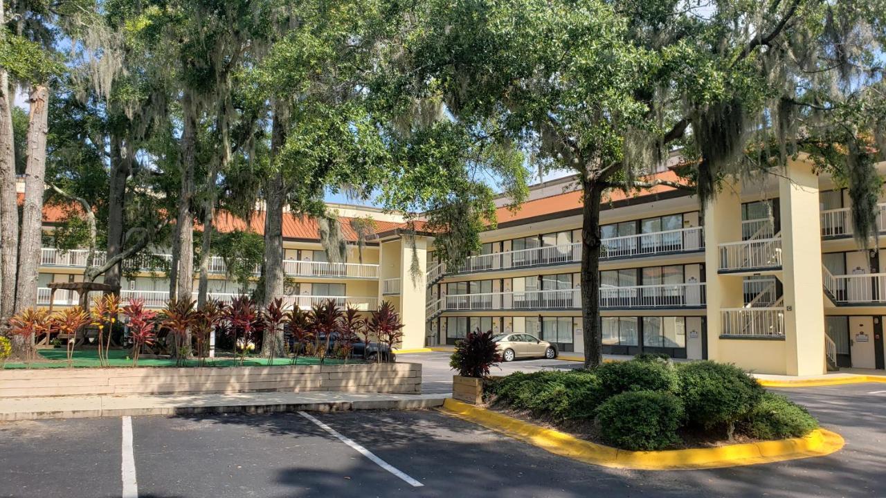Simple Rewards Inn Hilton Head Island Exterior photo