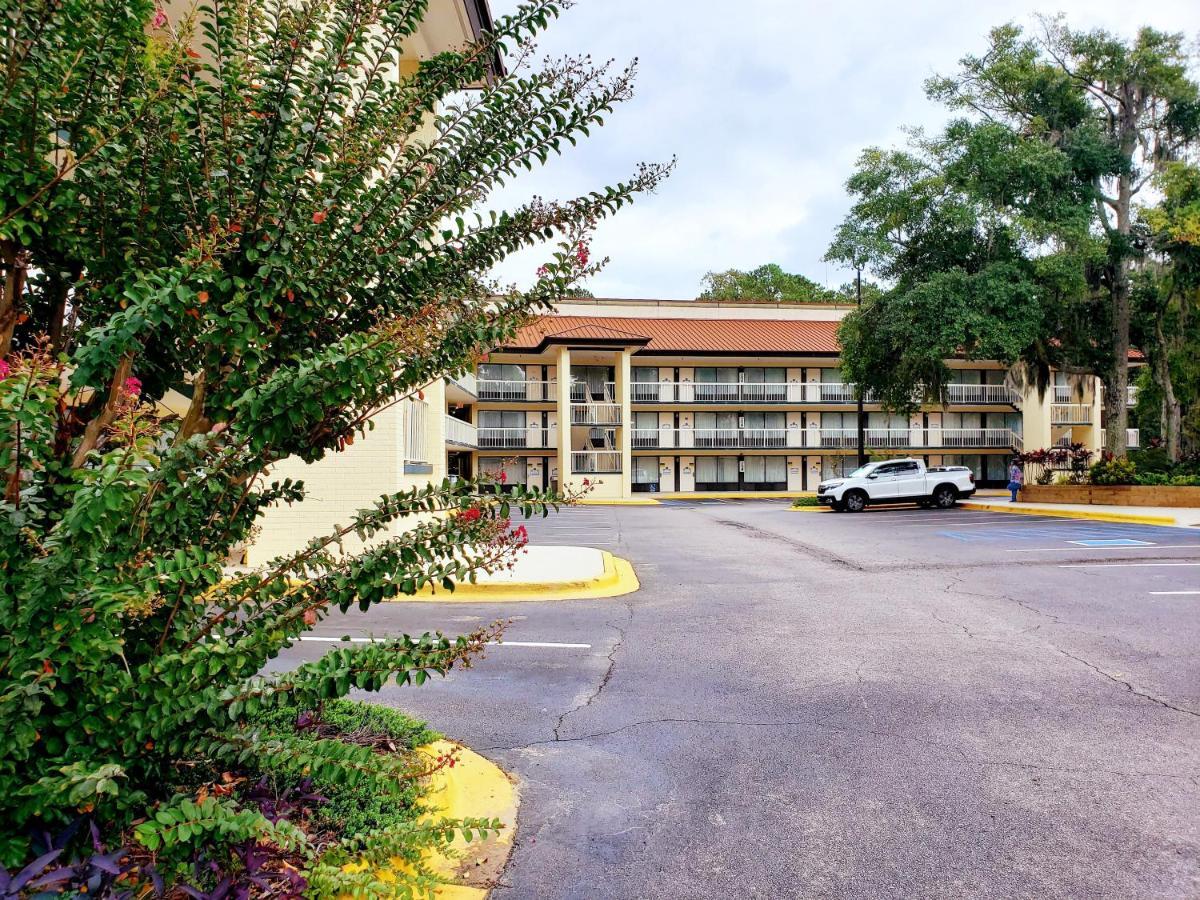 Simple Rewards Inn Hilton Head Island Exterior photo