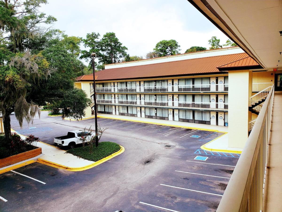 Simple Rewards Inn Hilton Head Island Exterior photo