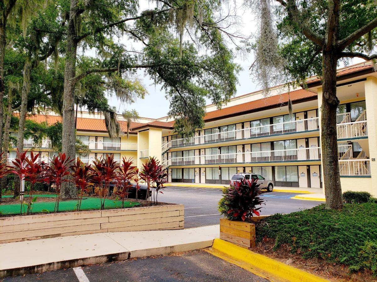 Simple Rewards Inn Hilton Head Island Exterior photo