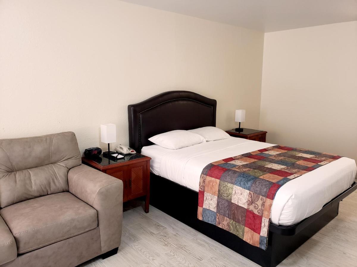 Simple Rewards Inn Hilton Head Island Exterior photo