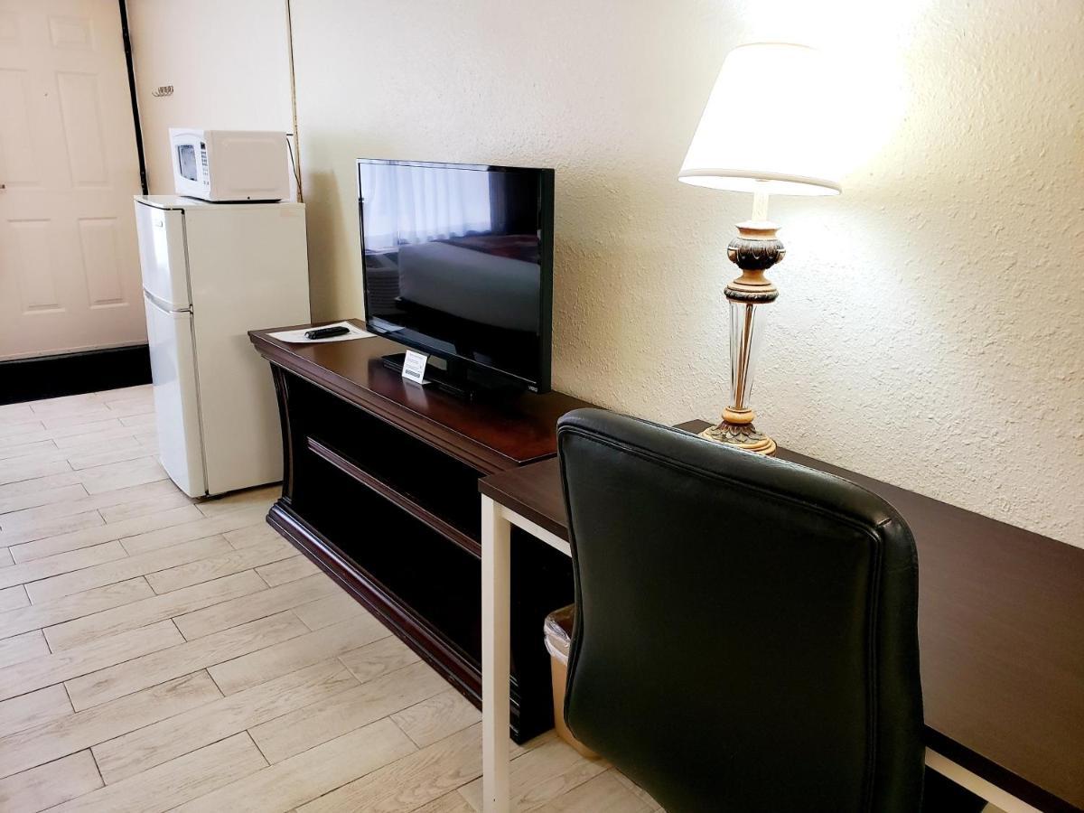 Simple Rewards Inn Hilton Head Island Exterior photo