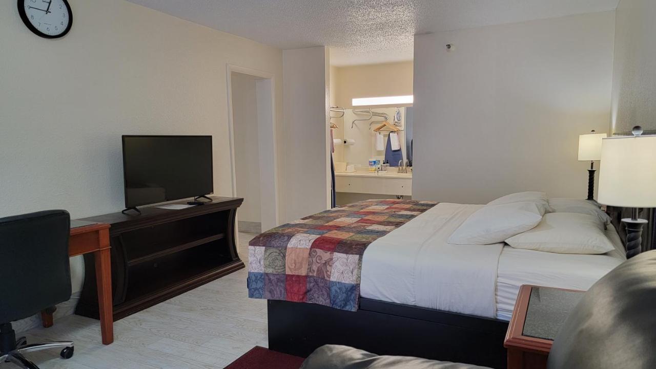 Simple Rewards Inn Hilton Head Island Exterior photo